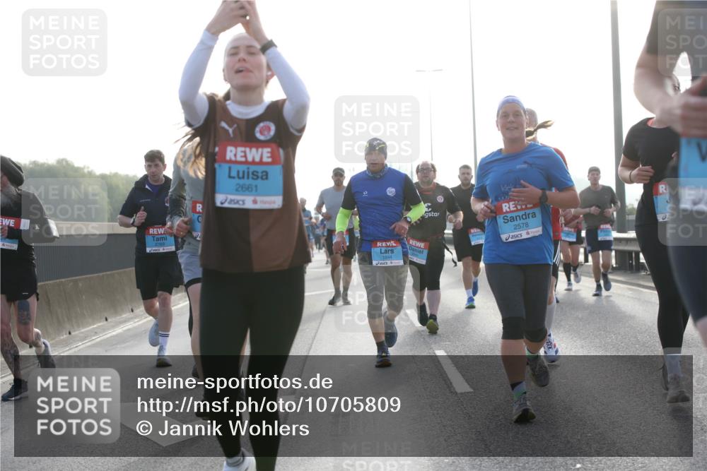 03.10.2026 - Köhlbrandbrückenlauf Jannik Wohlers http://msf.ph/oto/10705809 03.10.2026 09:19:44 Position 3 2769, 2661, 1844, 2578 meine-sportfotos.de