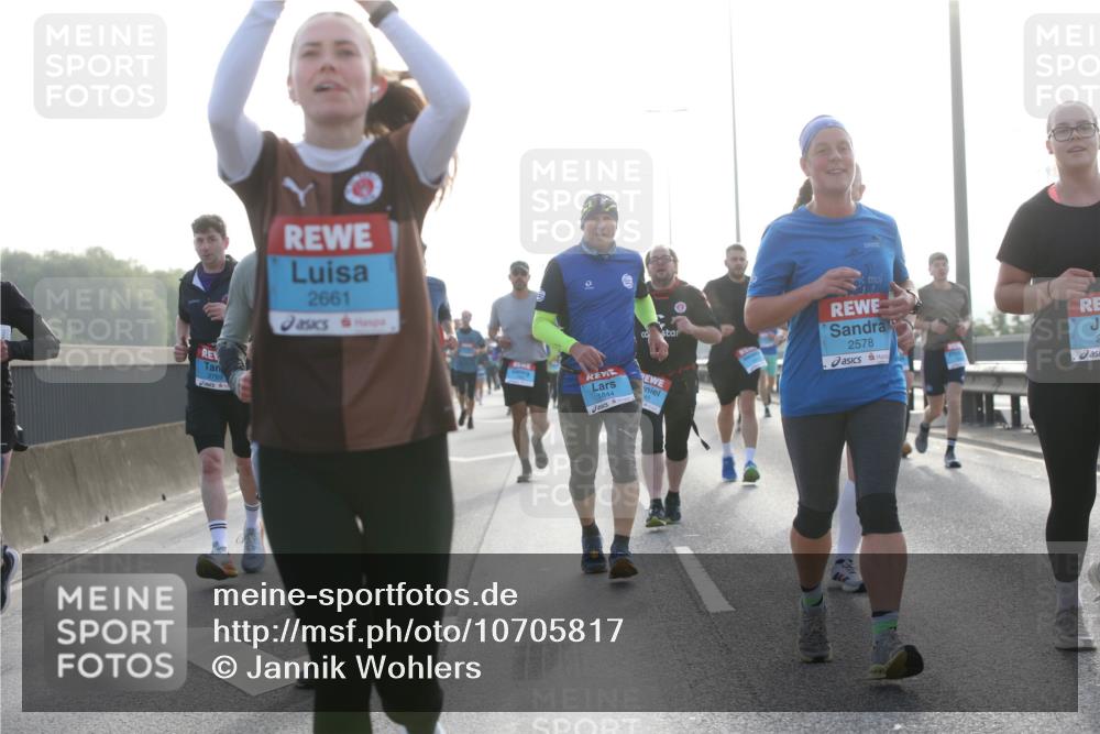 03.10.2026 - Köhlbrandbrückenlauf Jannik Wohlers http://msf.ph/oto/10705817 03.10.2026 09:19:44 Position 3 2769, 2661, 1844, 2578, 2 meine-sportfotos.de
