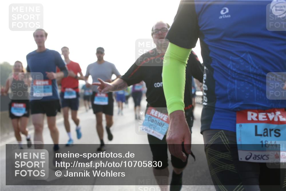 03.10.2026 - Köhlbrandbrückenlauf Jannik Wohlers http://msf.ph/oto/10705830 03.10.2026 09:19:47 Position 3 2645, 1844 meine-sportfotos.de