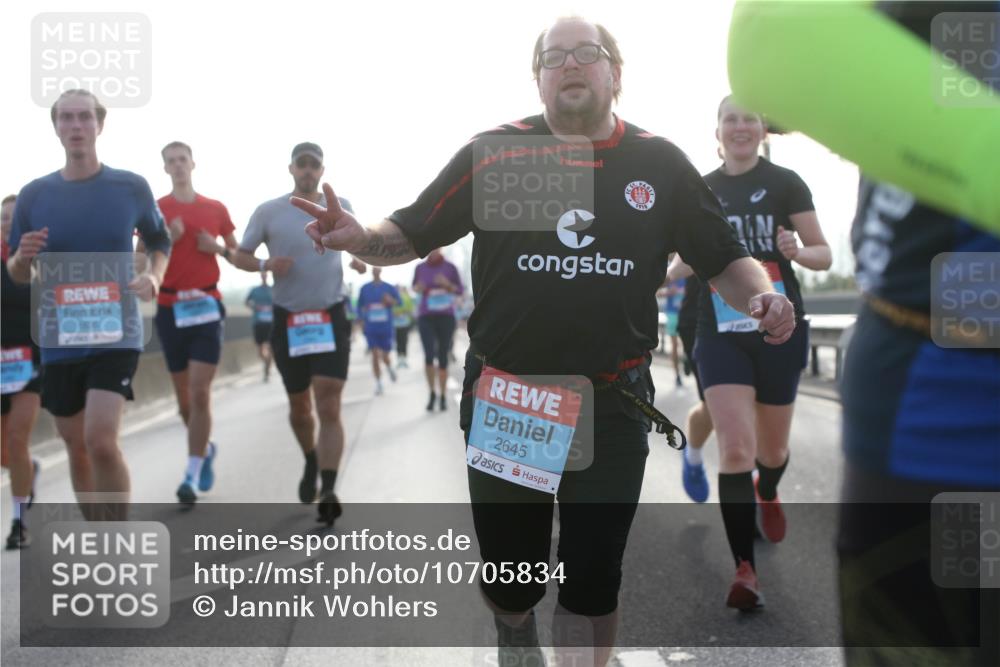 03.10.2026 - Köhlbrandbrückenlauf Jannik Wohlers http://msf.ph/oto/10705834 03.10.2026 09:19:48 Position 3 1436, 2645 meine-sportfotos.de