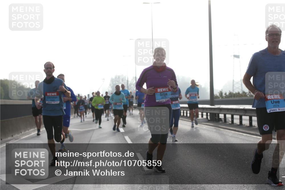 03.10.2026 - Köhlbrandbrückenlauf Jannik Wohlers http://msf.ph/oto/10705859 03.10.2026 09:19:52 Position 3 1068, 2513, 2574 meine-sportfotos.de