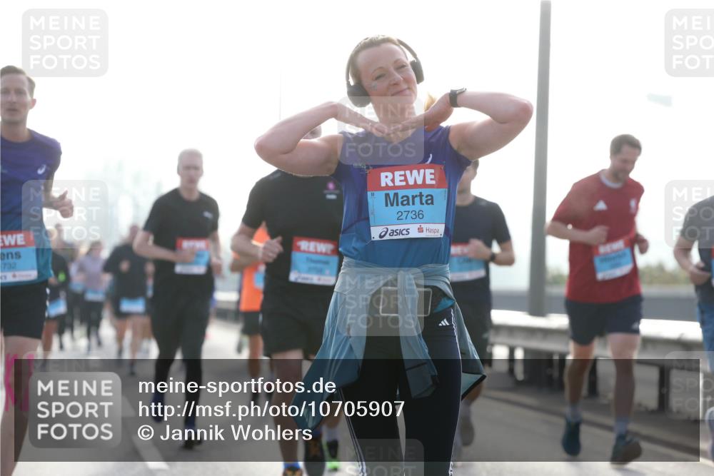 03.10.2026 - Köhlbrandbrückenlauf Jannik Wohlers http://msf.ph/oto/10705907 03.10.2026 09:20:02 Position 3 1732, 2736 meine-sportfotos.de