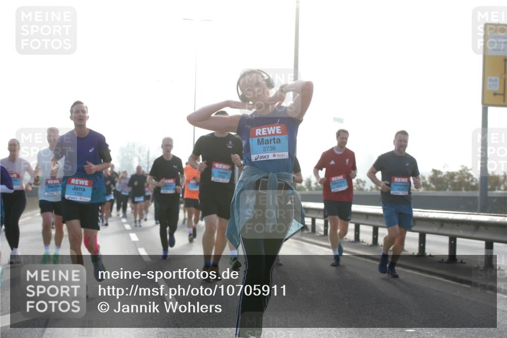 03.10.2026 - Köhlbrandbrückenlauf Jannik Wohlers http://msf.ph/oto/10705911 03.10.2026 09:20:03 Position 3 1732, 2736, 36 meine-sportfotos.de