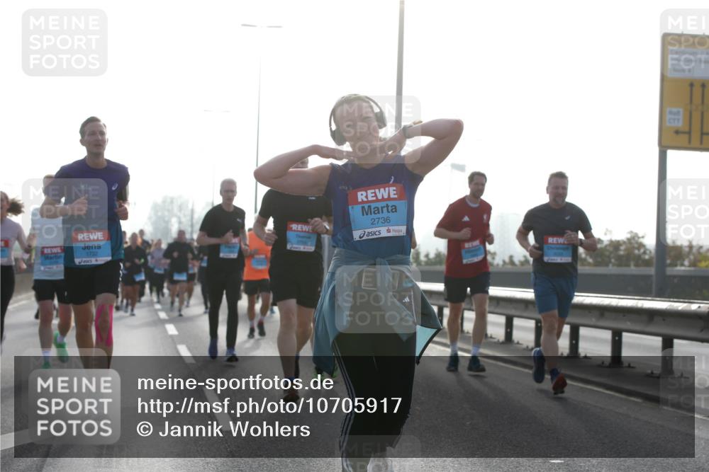 03.10.2026 - Köhlbrandbrückenlauf Jannik Wohlers http://msf.ph/oto/10705917 03.10.2026 09:20:03 Position 3 1732, 2736 meine-sportfotos.de