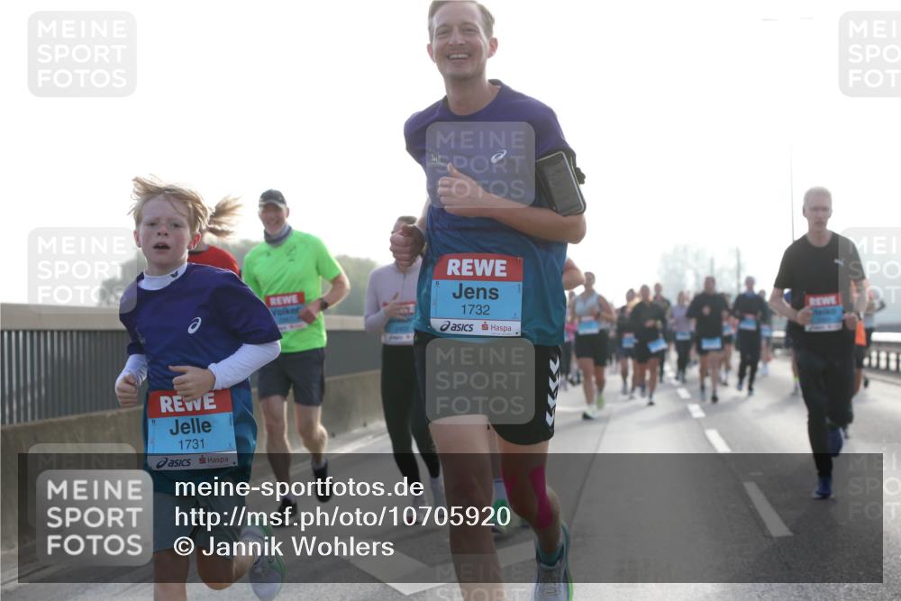 03.10.2026 - Köhlbrandbrückenlauf Jannik Wohlers http://msf.ph/oto/10705920 03.10.2026 09:20:04 Position 3 1731, 1732 meine-sportfotos.de