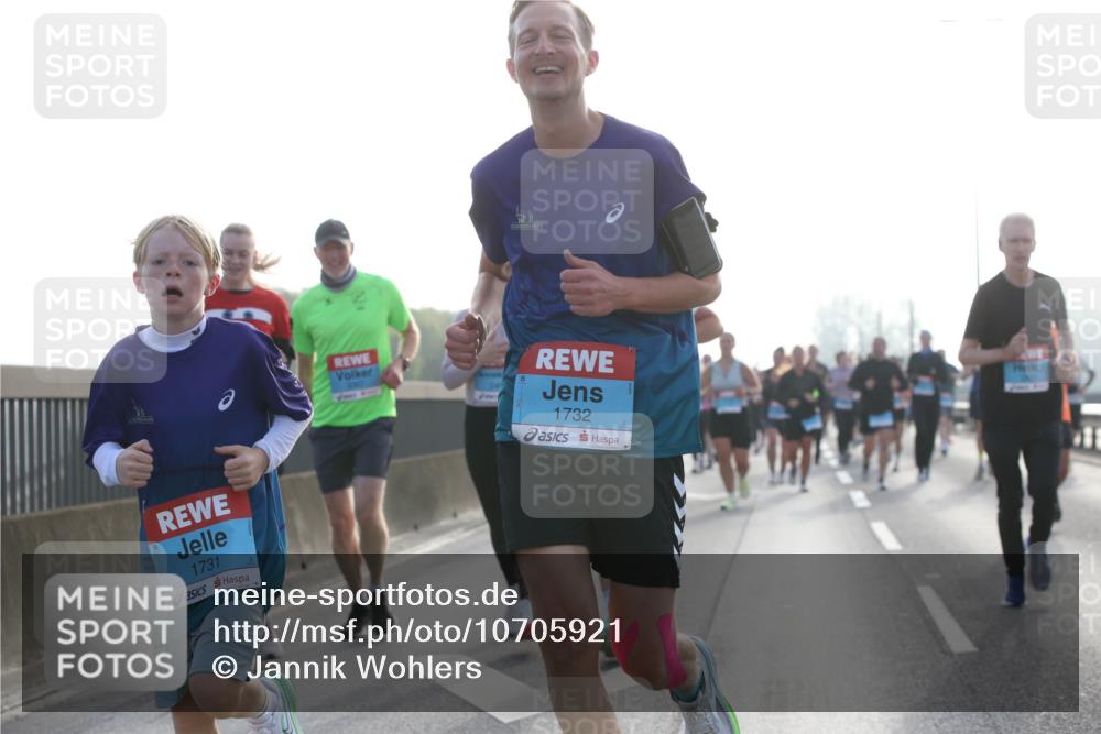 03.10.2026 - Köhlbrandbrückenlauf Jannik Wohlers http://msf.ph/oto/10705921 03.10.2026 09:20:04 Position 3 1731, 1732 meine-sportfotos.de