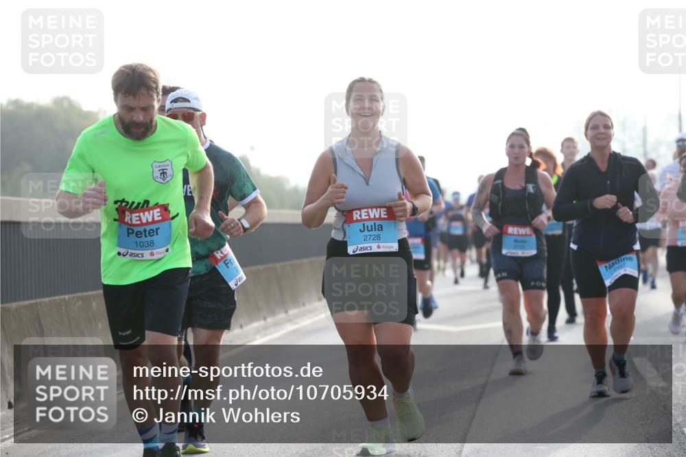 03.10.2026 - Köhlbrandbrückenlauf Jannik Wohlers http://msf.ph/oto/10705934 03.10.2026 09:20:08 Position 3 1038, 2728 meine-sportfotos.de