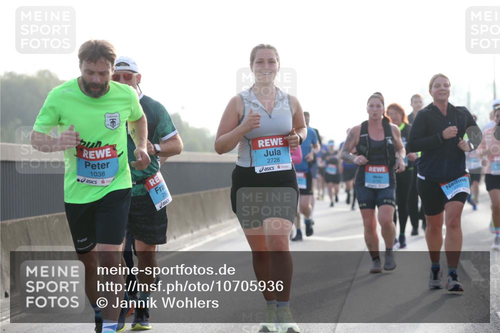 03.10.2026 - Köhlbrandbrückenlauf Jannik Wohlers http://msf.ph/oto/10705936 03.10.2026 09:20:08 Position 3 1038, 282, 2728 meine-sportfotos.de