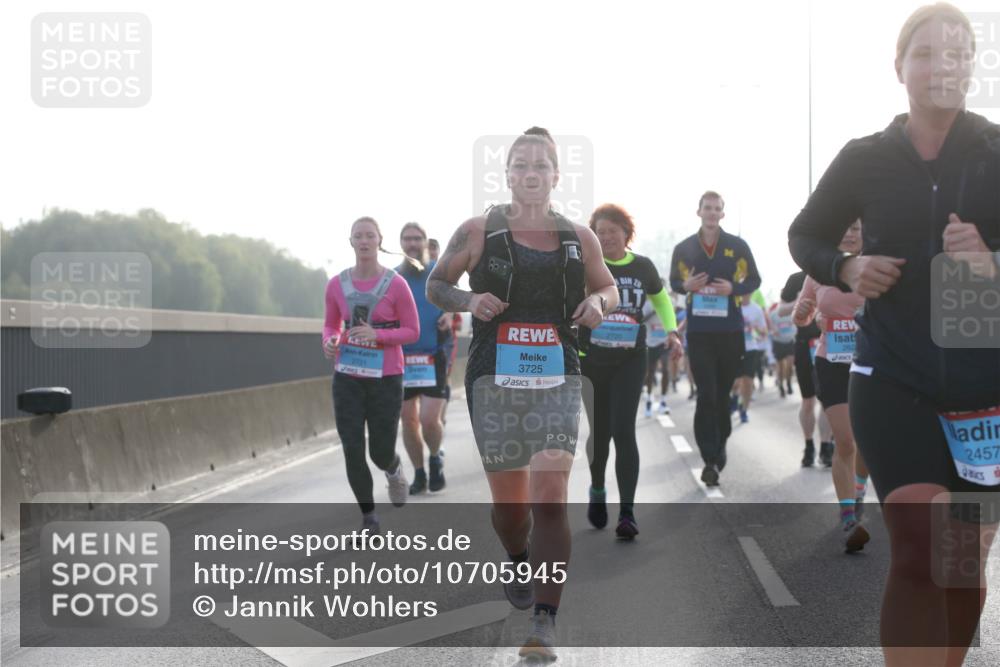 03.10.2026 - Köhlbrandbrückenlauf Jannik Wohlers http://msf.ph/oto/10705945 03.10.2026 09:20:11 Position 3 2721, 3725, 262, 2457 meine-sportfotos.de