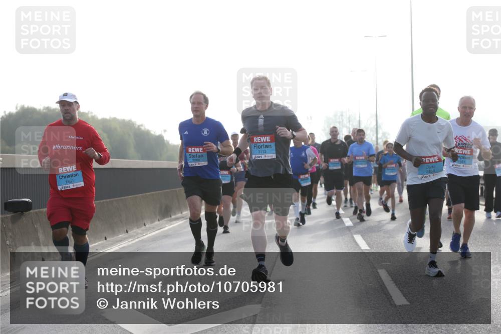 03.10.2026 - Köhlbrandbrückenlauf Jannik Wohlers http://msf.ph/oto/10705981 03.10.2026 09:20:17 Position 3 1851, 2680, 3113, 2451, 3850 meine-sportfotos.de