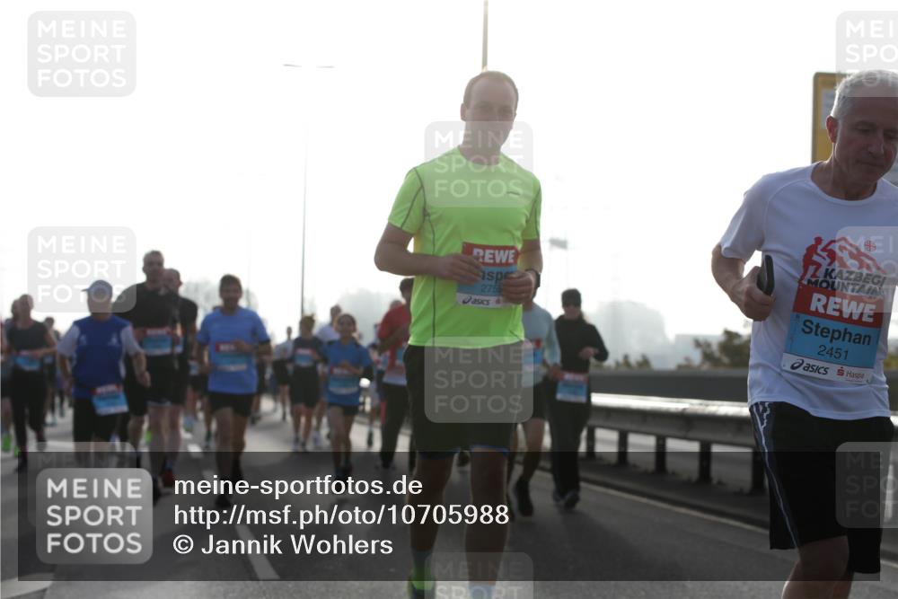 03.10.2026 - Köhlbrandbrückenlauf Jannik Wohlers http://msf.ph/oto/10705988 03.10.2026 09:20:20 Position 3 2755, 2451 meine-sportfotos.de