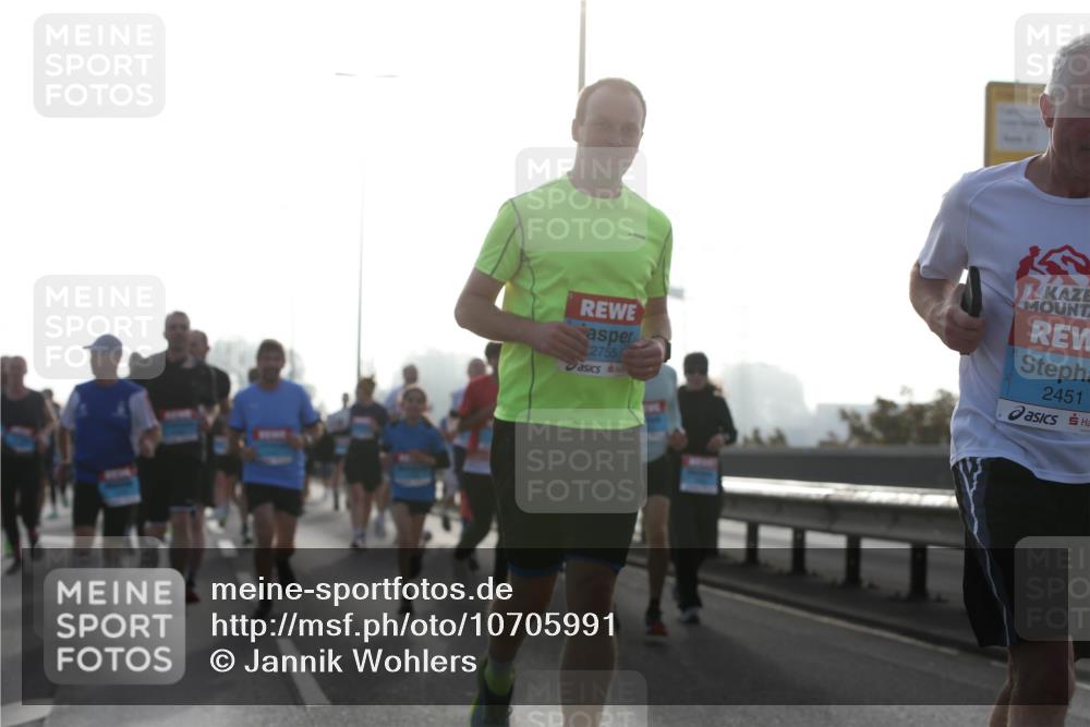 03.10.2026 - Köhlbrandbrückenlauf Jannik Wohlers http://msf.ph/oto/10705991 03.10.2026 09:20:20 Position 3 2755, 2451 meine-sportfotos.de