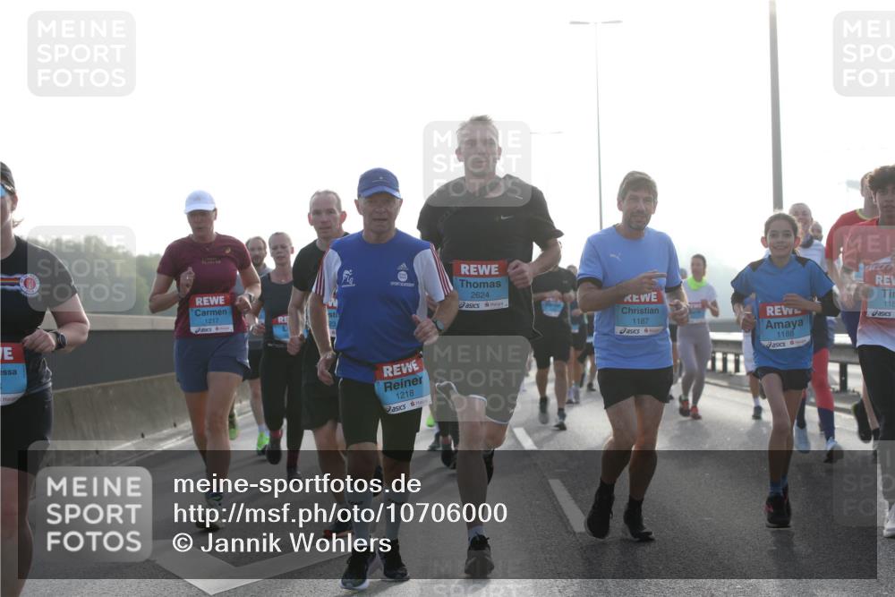 03.10.2026 - Köhlbrandbrückenlauf Jannik Wohlers http://msf.ph/oto/10706000 03.10.2026 09:20:22 Position 3 42, 193, 1217, 1218, 2624, 1187, 1188, 118 meine-sportfotos.de