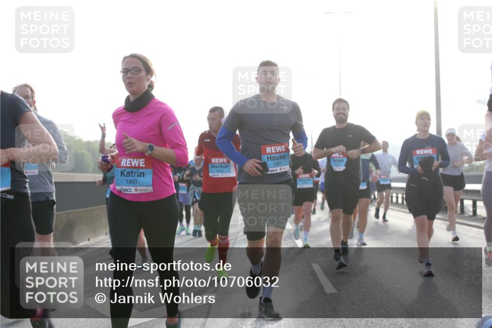 03.10.2026 - Köhlbrandbrückenlauf Jannik Wohlers http://msf.ph/oto/10706032 03.10.2026 09:20:24 Position 3 1897, 3093, 1067, 146 meine-sportfotos.de