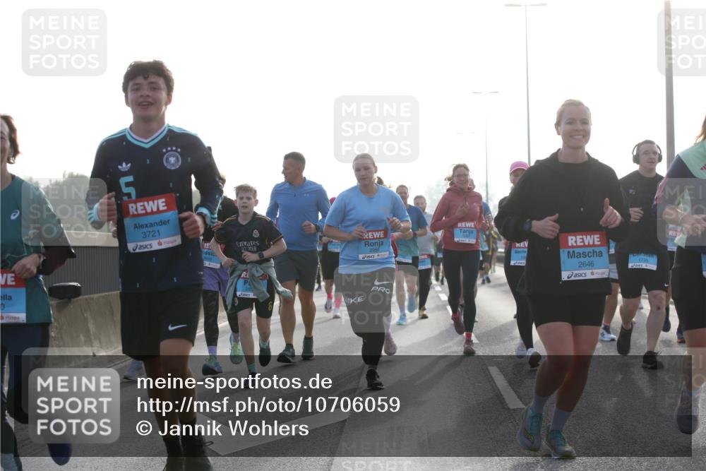 03.10.2026 - Köhlbrandbrückenlauf Jannik Wohlers http://msf.ph/oto/10706059 03.10.2026 09:20:27 Position 3 0, 5, 3721, 2955, 196, 2646, 1739 meine-sportfotos.de