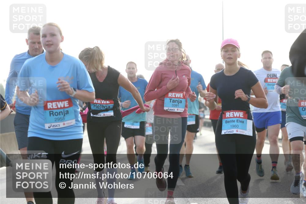 03.10.2026 - Köhlbrandbrückenlauf Jannik Wohlers http://msf.ph/oto/10706064 03.10.2026 09:20:28 Position 3 2955, 3391, 1960, 174 meine-sportfotos.de