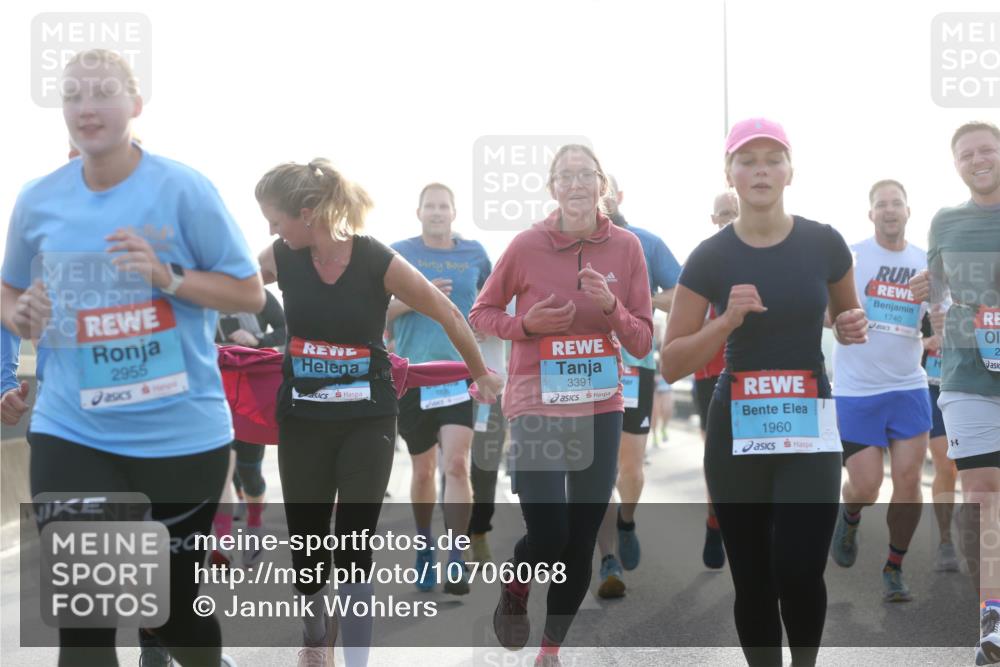 03.10.2026 - Köhlbrandbrückenlauf Jannik Wohlers http://msf.ph/oto/10706068 03.10.2026 09:20:28 Position 3 2955, 3391, 1960, 1740, 2 meine-sportfotos.de