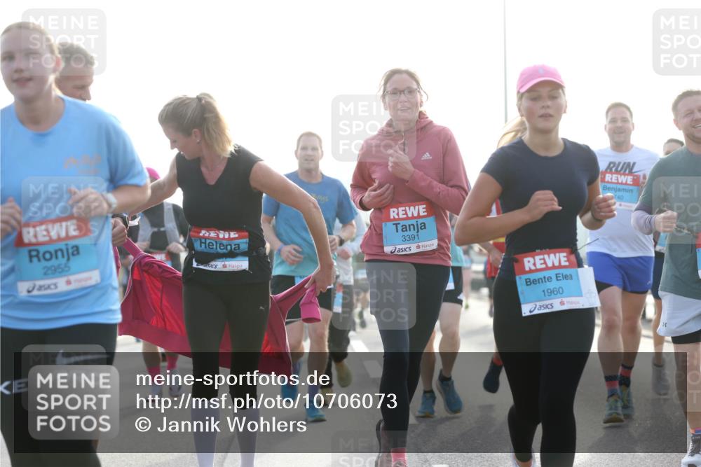 03.10.2026 - Köhlbrandbrückenlauf Jannik Wohlers http://msf.ph/oto/10706073 03.10.2026 09:20:28 Position 3 2955, 3391, 1960, 740 meine-sportfotos.de