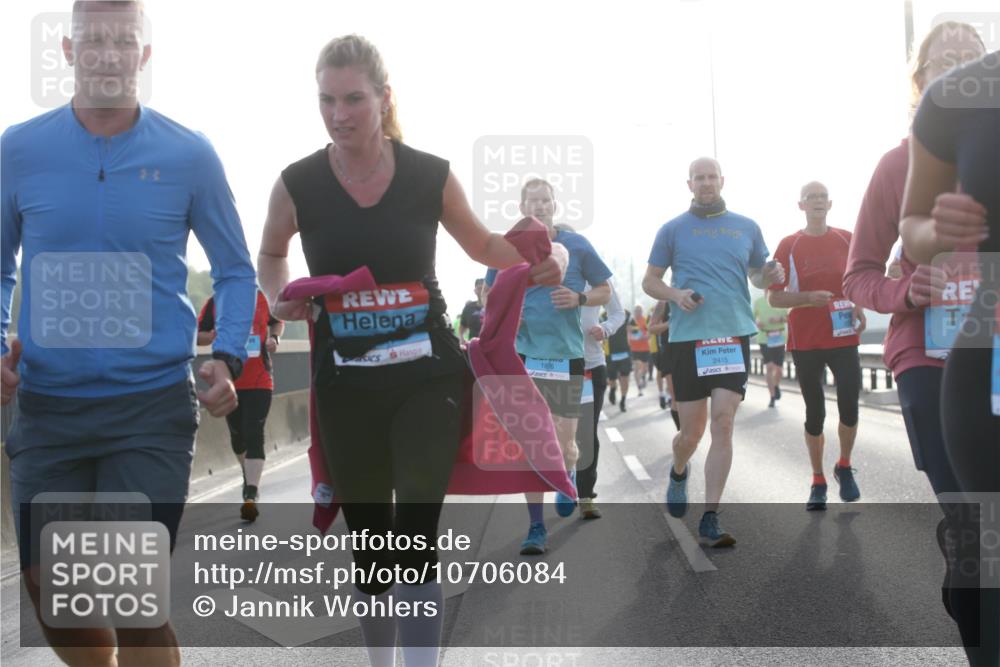 03.10.2026 - Köhlbrandbrückenlauf Jannik Wohlers http://msf.ph/oto/10706084 03.10.2026 09:20:30 Position 3 11119, 1816, 2415 meine-sportfotos.de