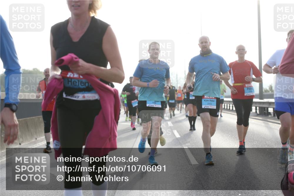 03.10.2026 - Köhlbrandbrückenlauf Jannik Wohlers http://msf.ph/oto/10706091 03.10.2026 09:20:30 Position 3 1816, 2415 meine-sportfotos.de