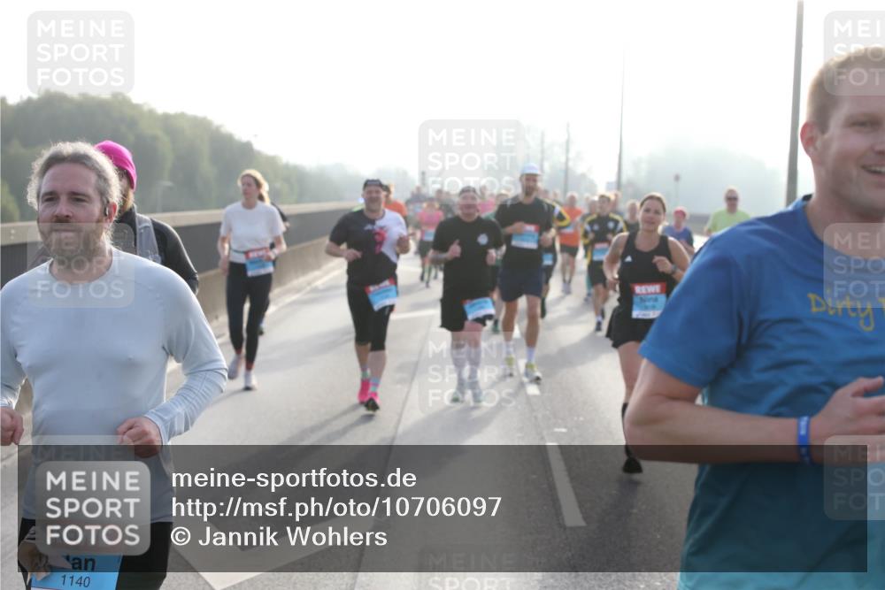 03.10.2026 - Köhlbrandbrückenlauf Jannik Wohlers http://msf.ph/oto/10706097 03.10.2026 09:20:33 Position 3 1140 meine-sportfotos.de