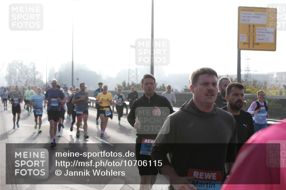 03.10.2026 - Köhlbrandbrückenlauf Jannik Wohlers http://msf.ph/oto/10706115 03.10.2026 09:20:44 Position 3 289 meine-sportfotos.de