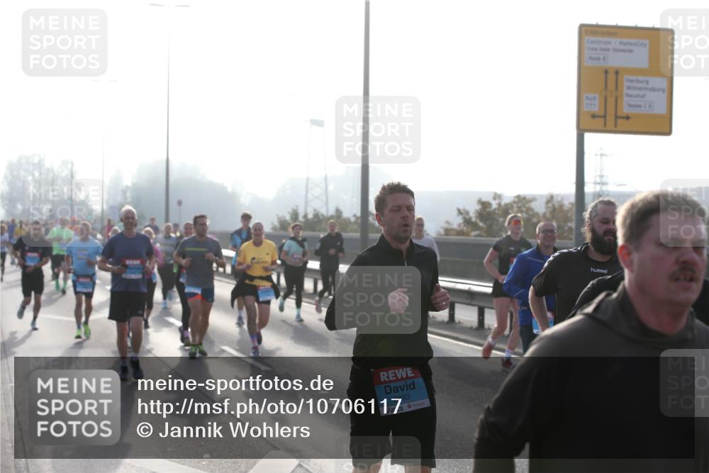 03.10.2026 - Köhlbrandbrückenlauf Jannik Wohlers http://msf.ph/oto/10706117 03.10.2026 09:20:44 Position 3 2893 meine-sportfotos.de