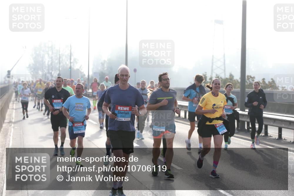03.10.2026 - Köhlbrandbrückenlauf Jannik Wohlers http://msf.ph/oto/10706119 03.10.2026 09:20:45 Position 3 2687, 1119 meine-sportfotos.de