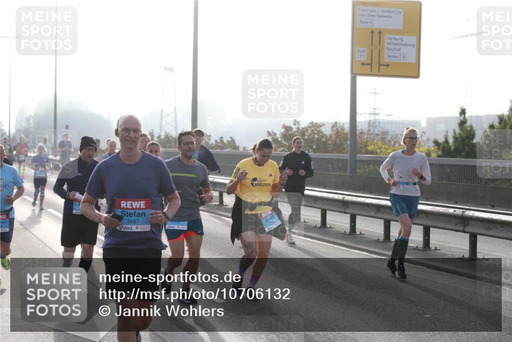 03.10.2026 - Köhlbrandbrückenlauf Jannik Wohlers http://msf.ph/oto/10706132 03.10.2026 09:20:47 Position 3 2687, 1719 meine-sportfotos.de