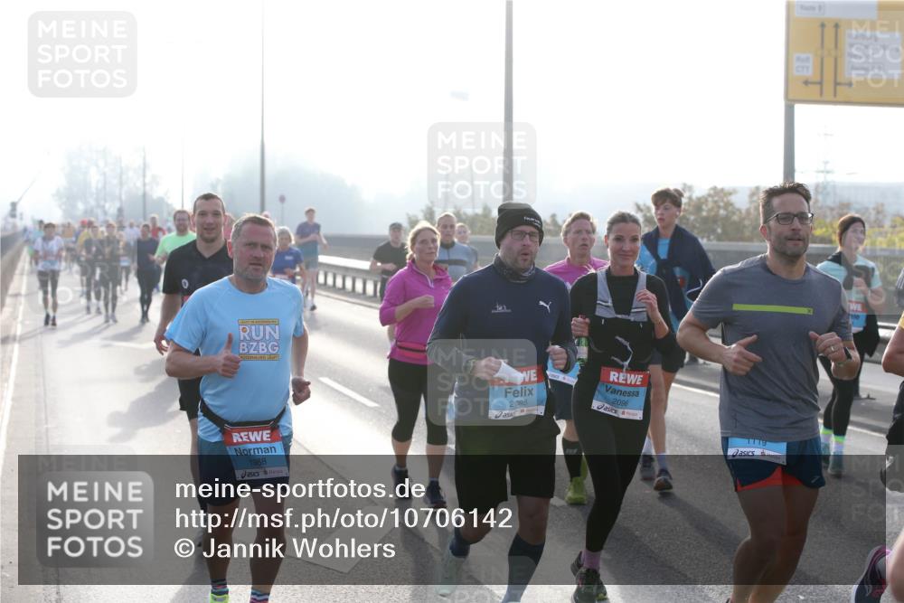 03.10.2026 - Köhlbrandbrückenlauf Jannik Wohlers http://msf.ph/oto/10706142 03.10.2026 09:20:48 Position 3 1988, 36, 2095, 2096, 1119 meine-sportfotos.de