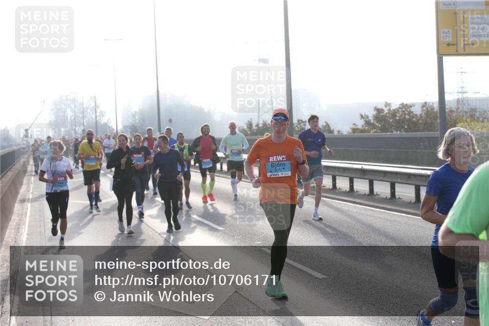 03.10.2026 - Köhlbrandbrückenlauf Jannik Wohlers http://msf.ph/oto/10706171 03.10.2026 09:20:54 Position 3 2087 meine-sportfotos.de
