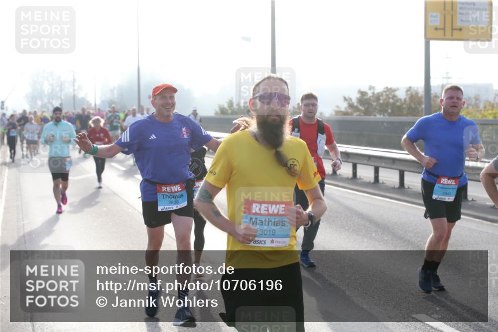 03.10.2026 - Köhlbrandbrückenlauf Jannik Wohlers http://msf.ph/oto/10706196 03.10.2026 09:21:00 Position 3 2836, 3019, 2943 meine-sportfotos.de