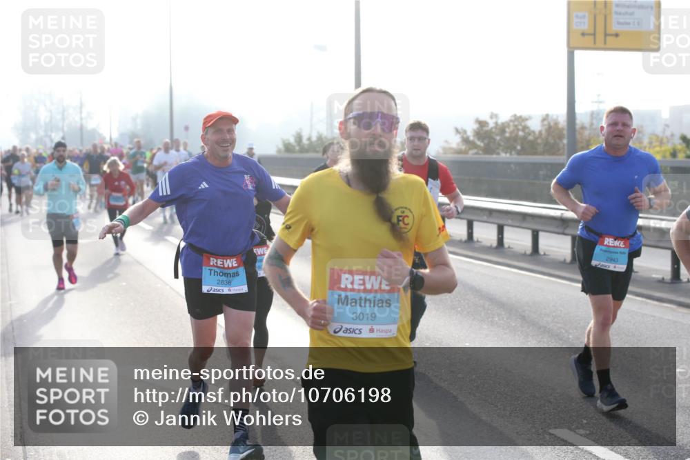03.10.2026 - Köhlbrandbrückenlauf Jannik Wohlers http://msf.ph/oto/10706198 03.10.2026 09:21:00 Position 3 2836, 3019, 2943 meine-sportfotos.de