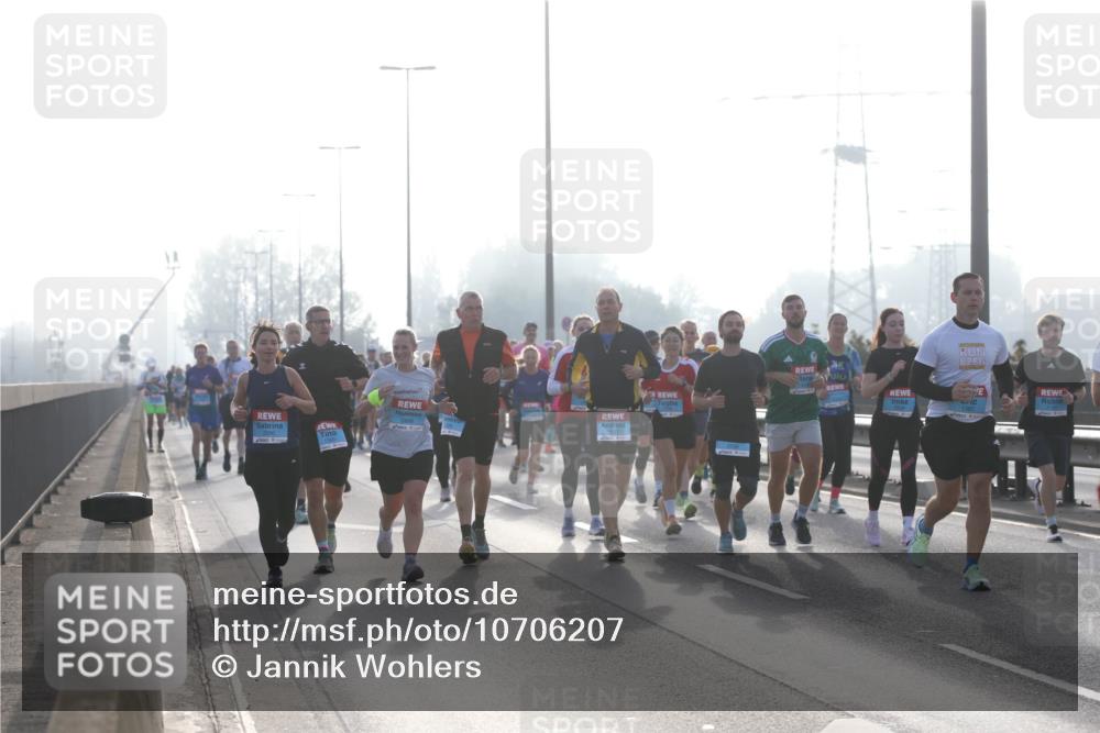 03.10.2026 - Köhlbrandbrückenlauf Jannik Wohlers http://msf.ph/oto/10706207 03.10.2026 09:21:06 Position 3  meine-sportfotos.de