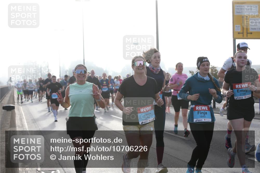 03.10.2026 - Köhlbrandbrückenlauf Jannik Wohlers http://msf.ph/oto/10706226 03.10.2026 09:21:23 Position 3 3753, 36, 1845, 2746 meine-sportfotos.de