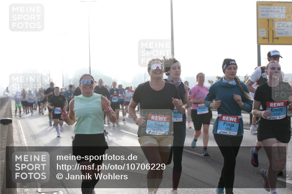 03.10.2026 - Köhlbrandbrückenlauf Jannik Wohlers http://msf.ph/oto/10706229 03.10.2026 09:21:23 Position 3 2037, 3753, 1845, 2746 meine-sportfotos.de