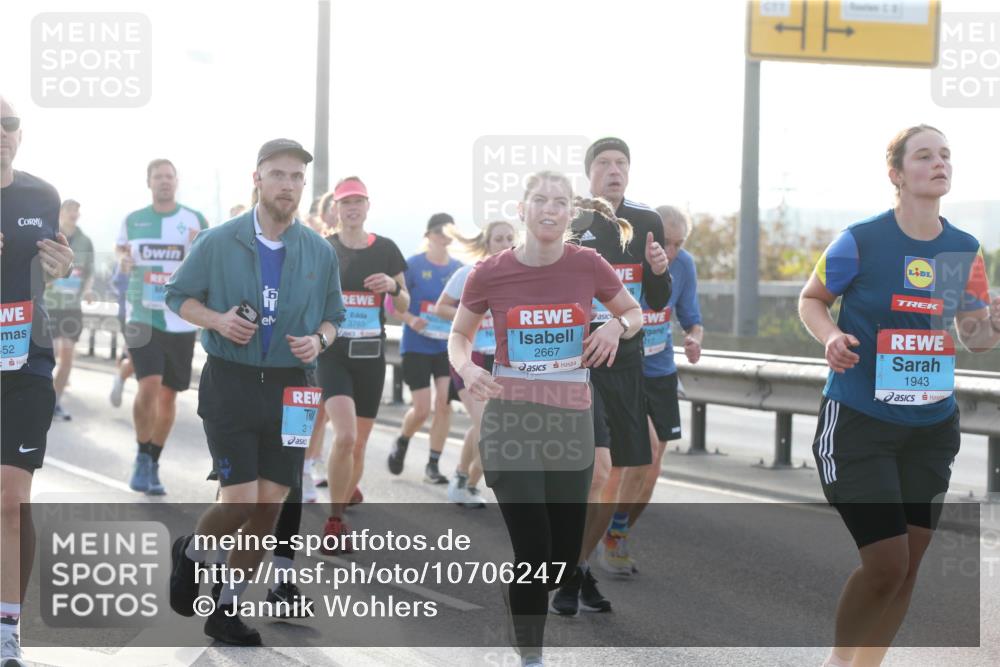 03.10.2026 - Köhlbrandbrückenlauf Jannik Wohlers http://msf.ph/oto/10706247 03.10.2026 09:21:29 Position 3 52, 3785, 319, 2667, 17, 1943 meine-sportfotos.de