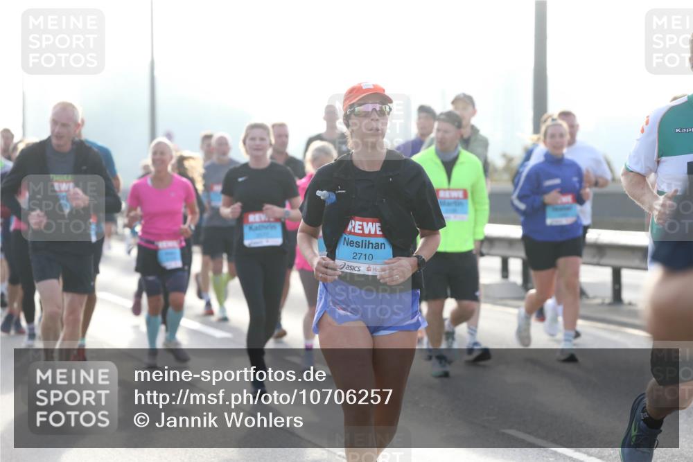 03.10.2026 - Köhlbrandbrückenlauf Jannik Wohlers http://msf.ph/oto/10706257 03.10.2026 09:21:31 Position 3 2710 meine-sportfotos.de