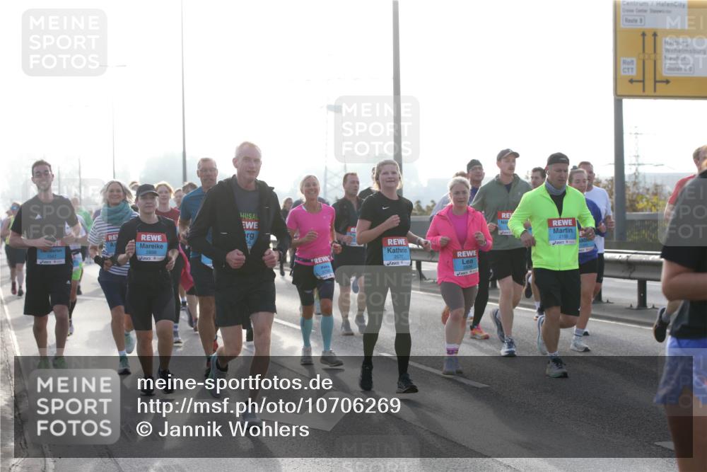 03.10.2026 - Köhlbrandbrückenlauf Jannik Wohlers http://msf.ph/oto/10706269 03.10.2026 09:21:33 Position 3 2898, 2577, 2159 meine-sportfotos.de