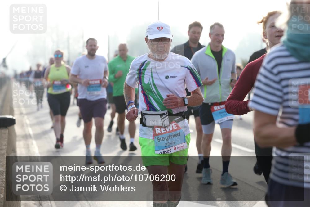 03.10.2026 - Köhlbrandbrückenlauf Jannik Wohlers http://msf.ph/oto/10706290 03.10.2026 09:21:37 Position 3 2595 meine-sportfotos.de