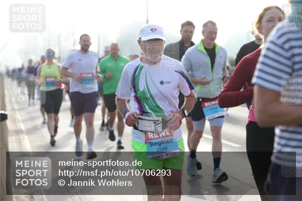 03.10.2026 - Köhlbrandbrückenlauf Jannik Wohlers http://msf.ph/oto/10706293 03.10.2026 09:21:37 Position 3 2595, 3764 meine-sportfotos.de