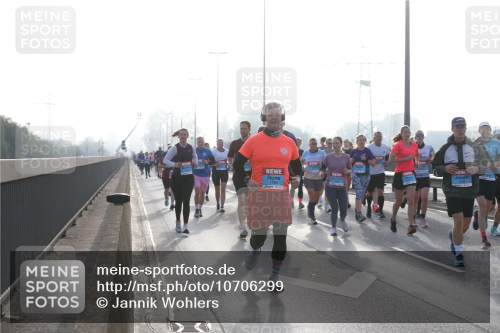 03.10.2026 - Köhlbrandbrückenlauf Jannik Wohlers http://msf.ph/oto/10706299 03.10.2026 09:21:45 Position 3 1769, 1306 meine-sportfotos.de