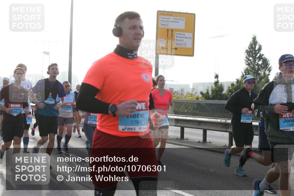 03.10.2026 - Köhlbrandbrückenlauf Jannik Wohlers http://msf.ph/oto/10706301 03.10.2026 09:21:47 Position 3 1889, 1887, 1888, 1769, 776, 2488, 1306 meine-sportfotos.de