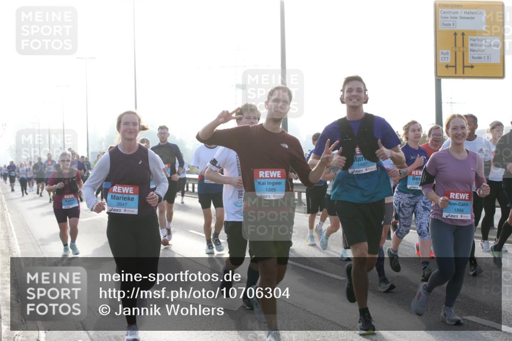 03.10.2026 - Köhlbrandbrückenlauf Jannik Wohlers http://msf.ph/oto/10706304 03.10.2026 09:21:48 Position 3 2647, 1889, 1887, 1888 meine-sportfotos.de