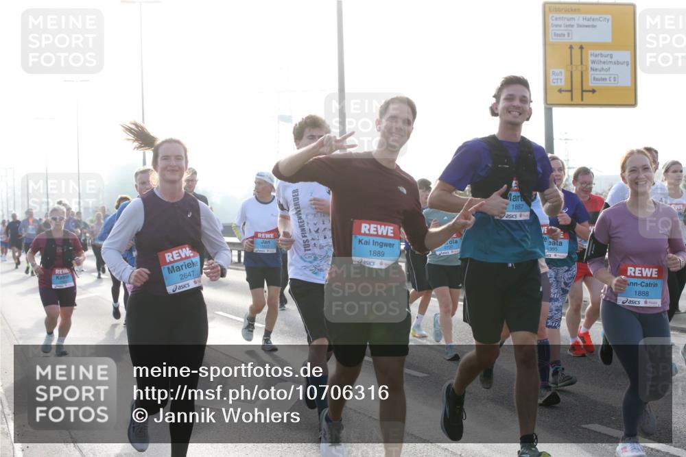 03.10.2026 - Köhlbrandbrückenlauf Jannik Wohlers http://msf.ph/oto/10706316 03.10.2026 09:21:49 Position 3 2647, 2, 1889, 2737, 1887, 1393, 1888 meine-sportfotos.de