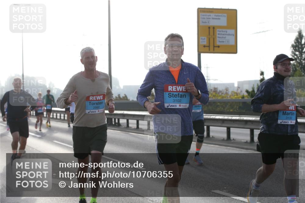 03.10.2026 - Köhlbrandbrückenlauf Jannik Wohlers http://msf.ph/oto/10706355 03.10.2026 09:22:01 Position 3 2990, 3102, 3132 meine-sportfotos.de