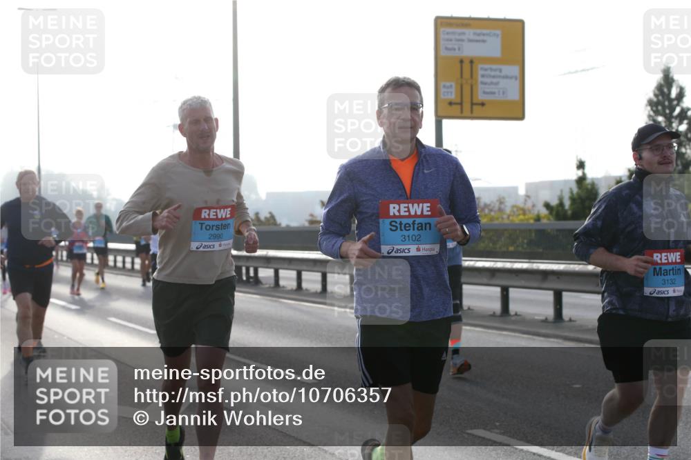 03.10.2026 - Köhlbrandbrückenlauf Jannik Wohlers http://msf.ph/oto/10706357 03.10.2026 09:22:01 Position 3 2990, 3102, 3132 meine-sportfotos.de