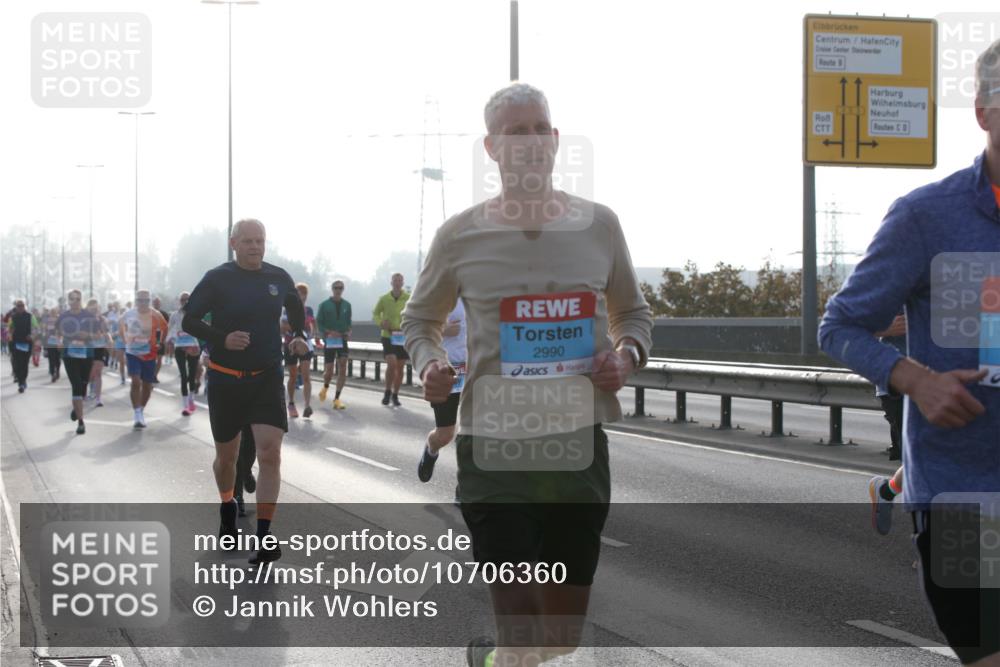 03.10.2026 - Köhlbrandbrückenlauf Jannik Wohlers http://msf.ph/oto/10706360 03.10.2026 09:22:01 Position 3 2990 meine-sportfotos.de