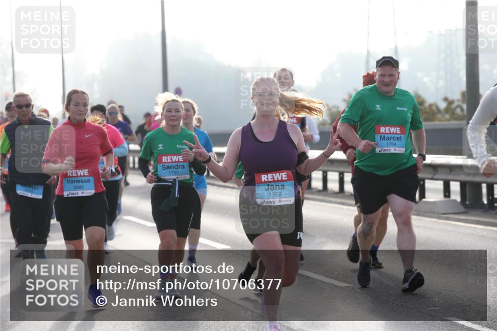 03.10.2026 - Köhlbrandbrückenlauf Jannik Wohlers http://msf.ph/oto/10706377 03.10.2026 09:22:08 Position 3 2895, 2996, 1763, 1552, 1764 meine-sportfotos.de