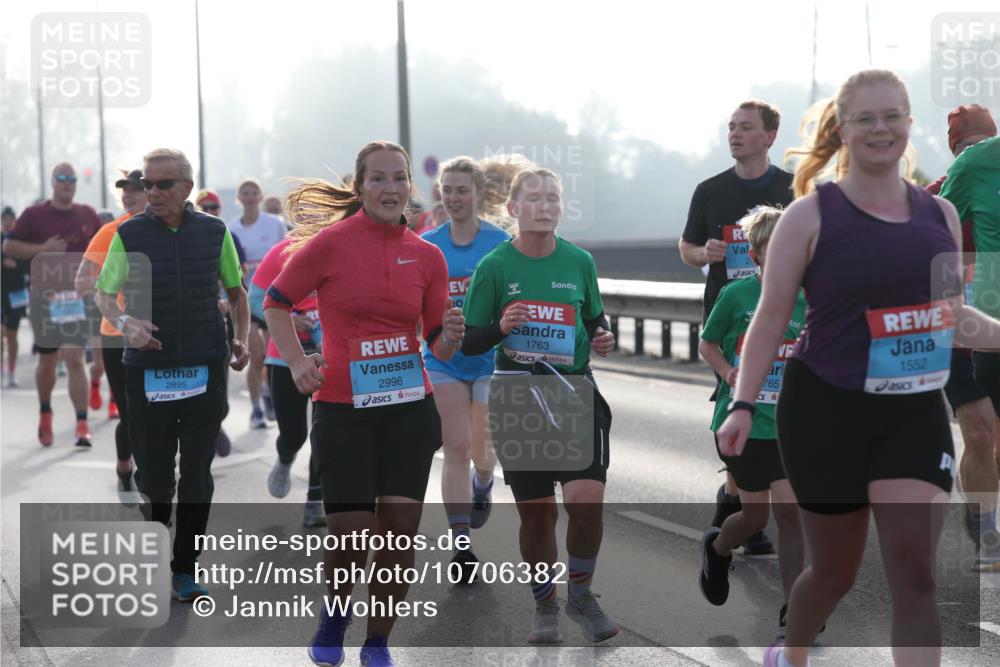 03.10.2026 - Köhlbrandbrückenlauf Jannik Wohlers http://msf.ph/oto/10706382 03.10.2026 09:22:09 Position 3 2895, 2996, 1763, 1552, 765 meine-sportfotos.de